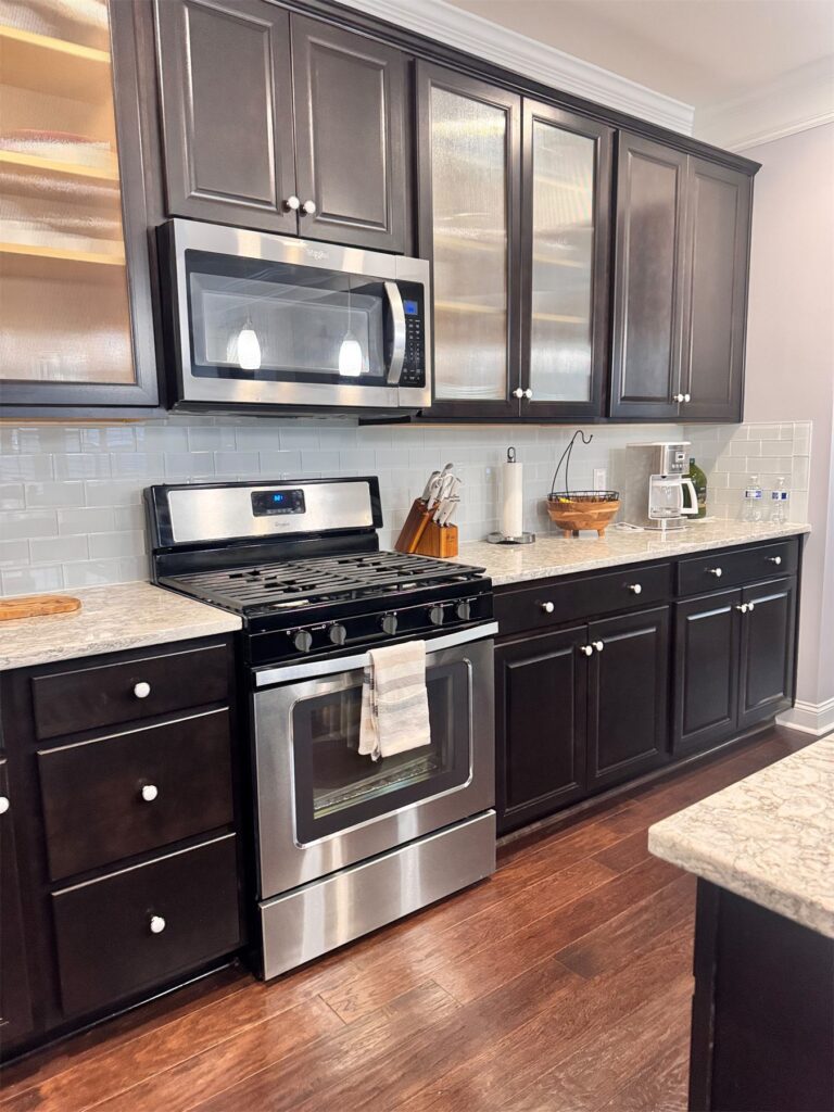 Spotly cleaning: Kitchen Dark